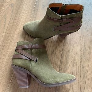 Dolce vita suede green booties